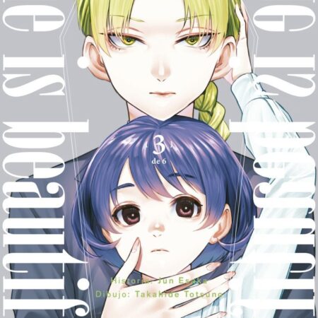 COM SHE IS BEAUTIFUL 03