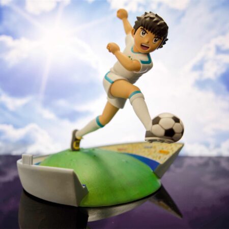 MER FIGURA: OLIVER ATOM CAMPEONES