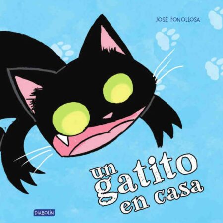 COM UN GATITO EN CASA