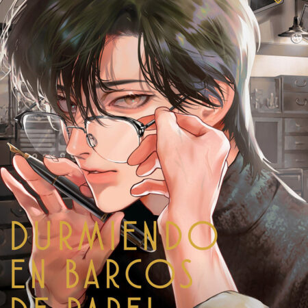 COM DURMIENDO EN BARCO DE PAPEL 01